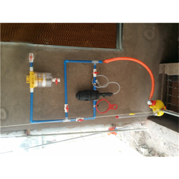 專業(yè)高效，穩(wěn)定可靠——山東濟(jì)寧嘉匯農(nóng)牧機械設(shè)備批發(fā)代理的加藥器在家禽飼養(yǎng)機械領(lǐng)域的應(yīng)用與優(yōu)勢